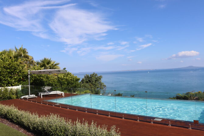 Round spigot for balustrade and pool fence - Image 3