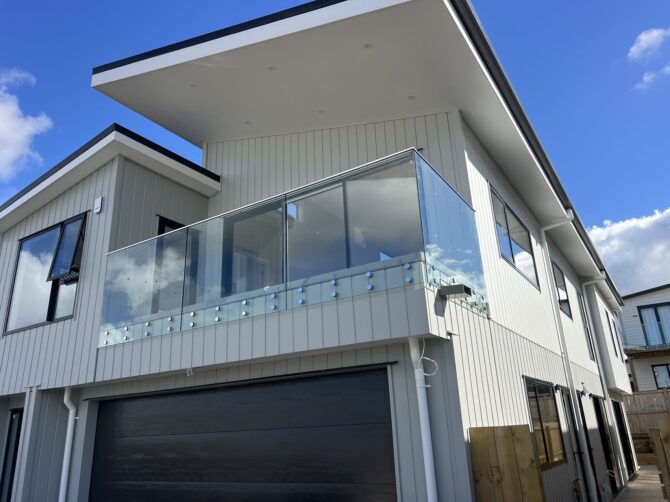 Double disk balustrade system - Image 2