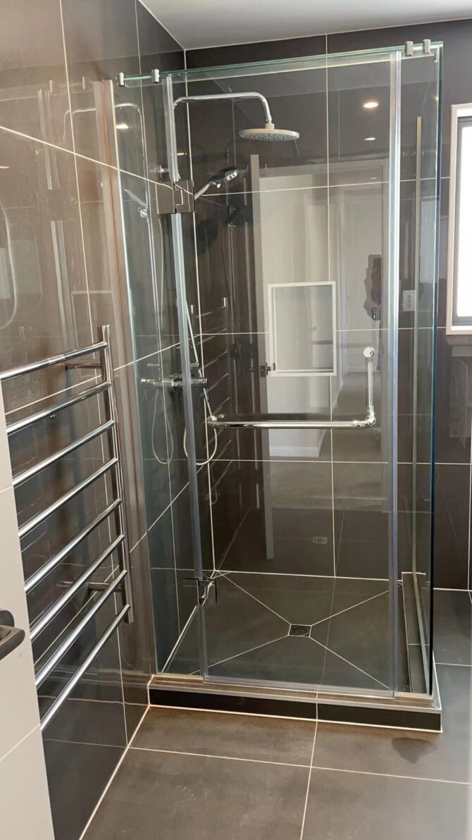 Shower box 1000mm by 1000mm Chrome - Image 2