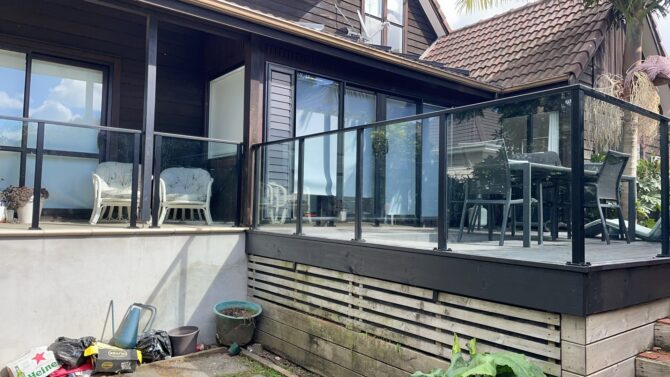Aluminium post balustrade system